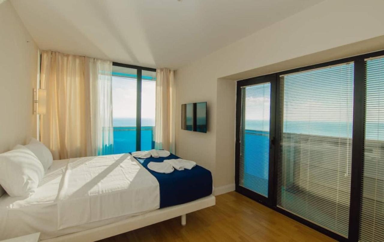 Orbi City Sea Side & Sea View Apartments Батуми Экстерьер фото