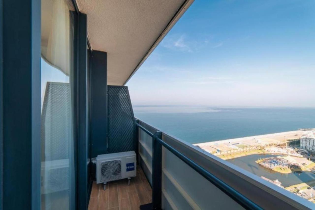 Orbi City Sea Side & Sea View Apartments Батуми Экстерьер фото
